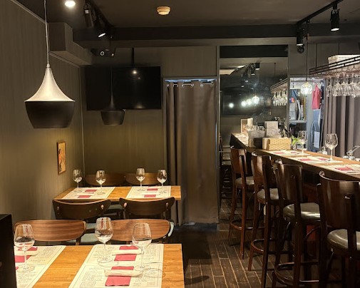 ビストロしぶまるの店内
